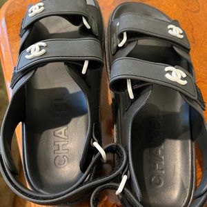 Chanel 2020 interlocking cc logo slingback sandals